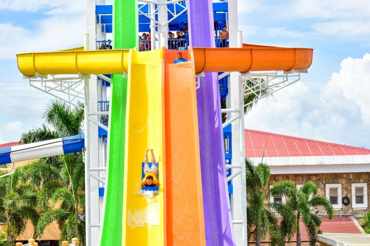 Eon Centennial Resort Hotel & Waterpark Iloilo City Εξωτερικό φωτογραφία