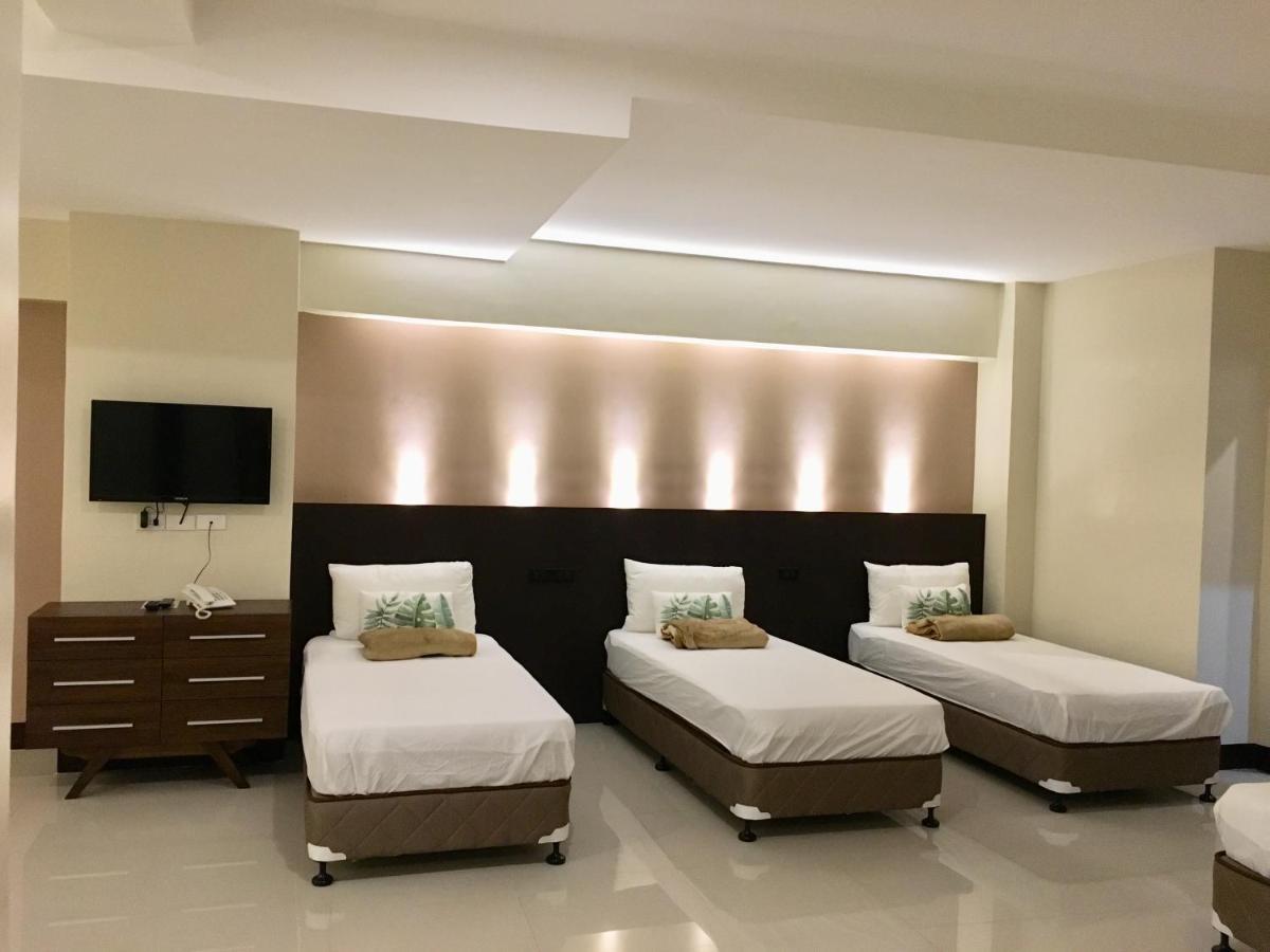 Eon Centennial Resort Hotel & Waterpark Iloilo City Δωμάτιο φωτογραφία