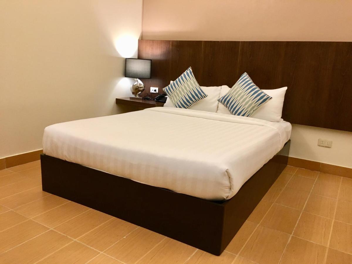 Eon Centennial Resort Hotel & Waterpark Iloilo City Εξωτερικό φωτογραφία