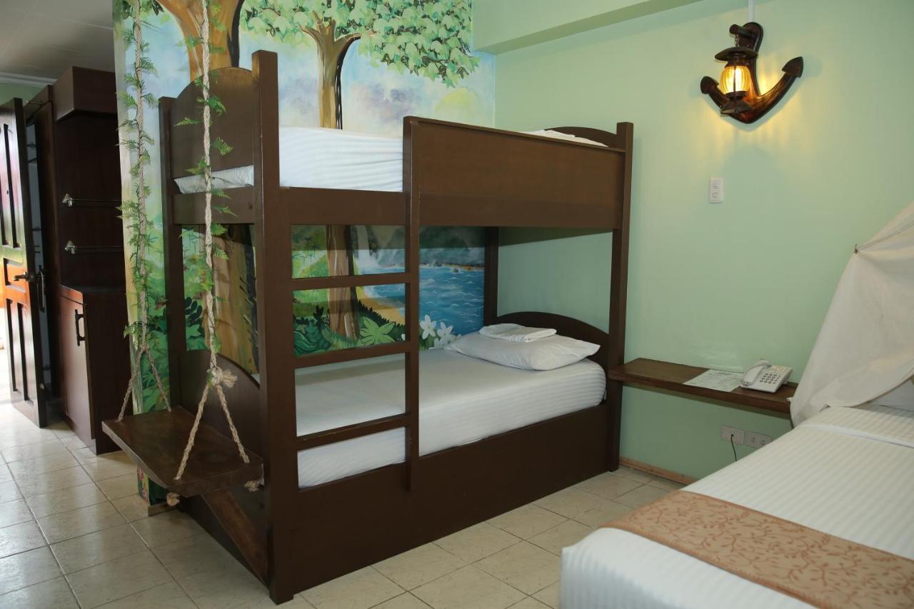 Eon Centennial Resort Hotel & Waterpark Iloilo City Εξωτερικό φωτογραφία