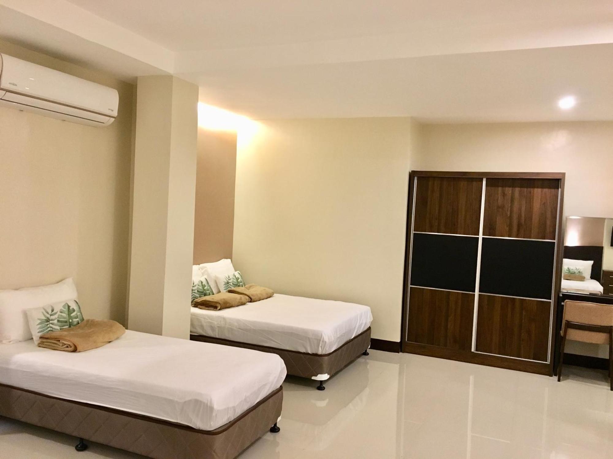 Eon Centennial Resort Hotel & Waterpark Iloilo City Δωμάτιο φωτογραφία
